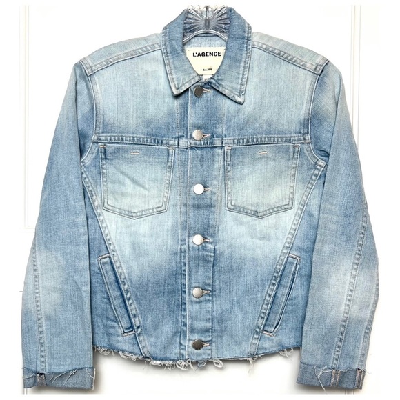 NWT L'AGENCE 90s Distressed Vintage Wash Denim Raw Hem Crop Slim Jean Jacket XS - Picture 10 of 16
